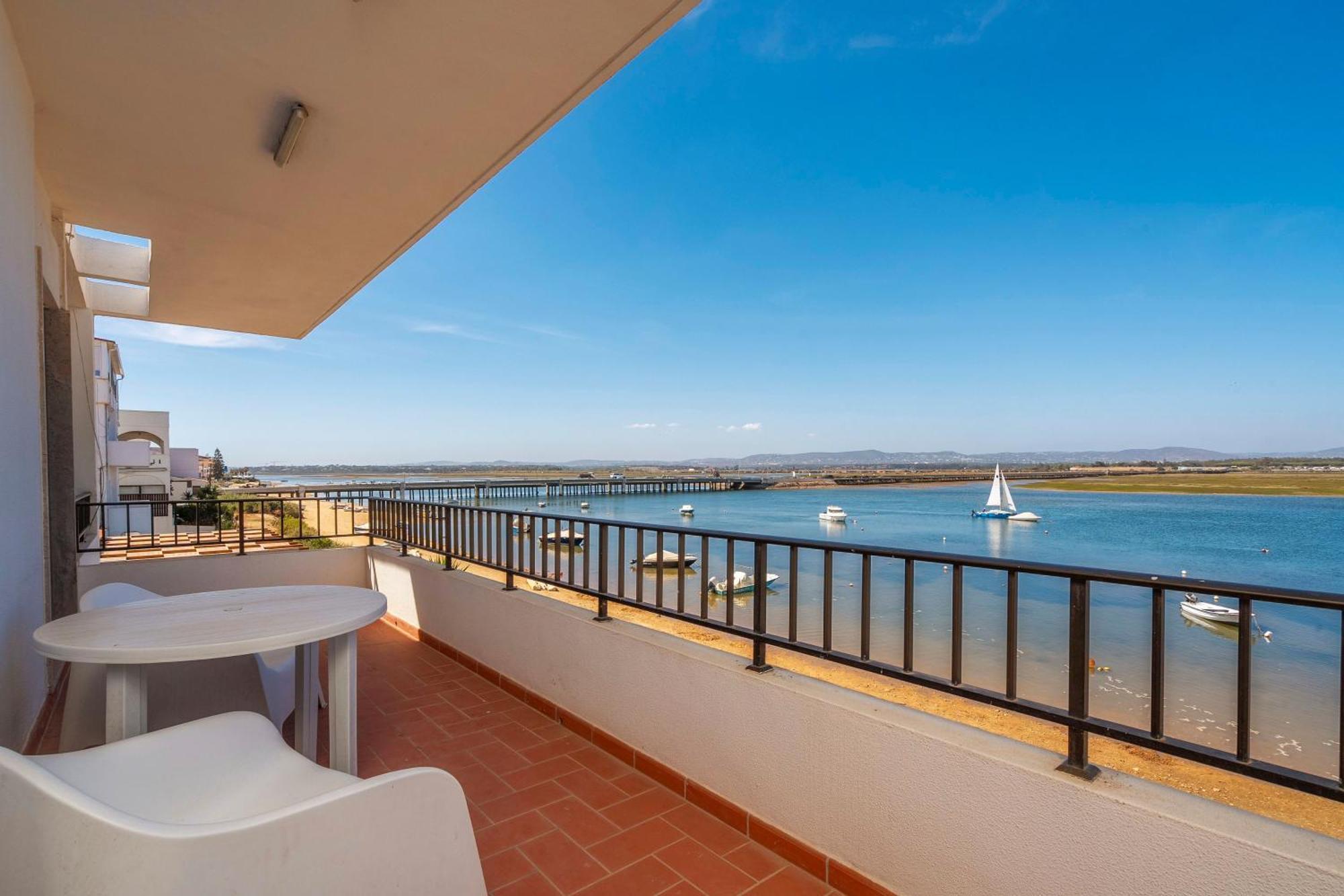 Sundance Beach House Faro Exterior photo